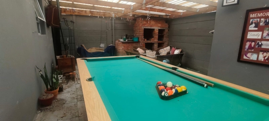 3 Bedroom Property for Sale in Portlands Western Cape